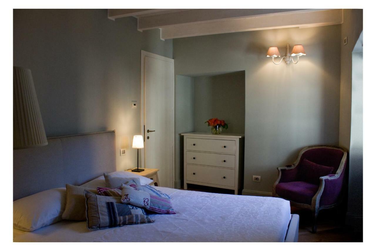 Isola Bella Apartments - Via Della Posta สเตรซา ภายนอก รูปภาพ