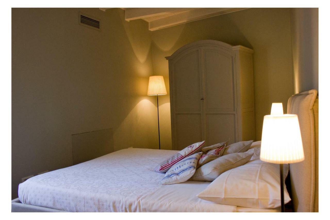 Isola Bella Apartments - Via Della Posta สเตรซา ภายนอก รูปภาพ