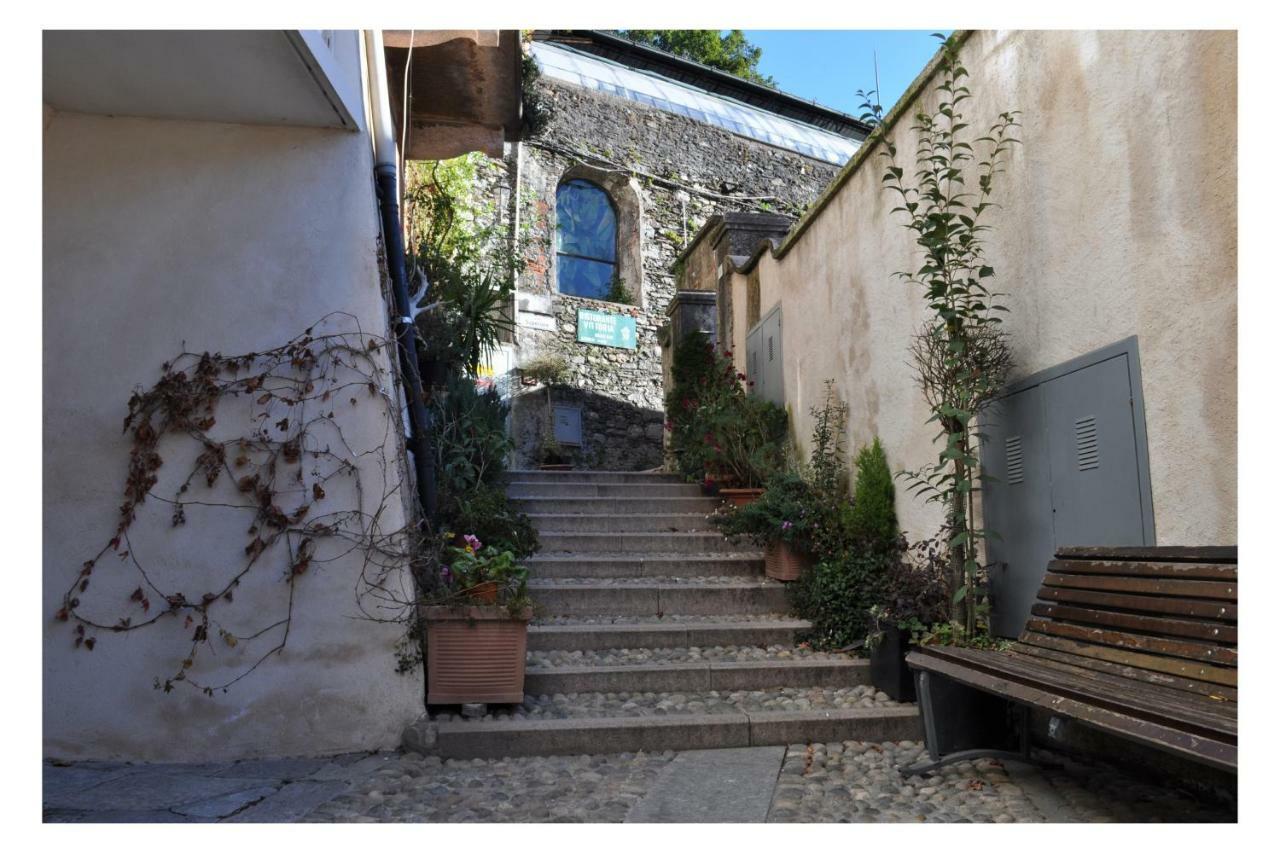 Isola Bella Apartments - Via Della Posta สเตรซา ภายนอก รูปภาพ